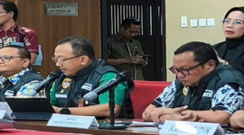 Konferensi pers Kortastipidkor Polri terkait penetapan Bupati Gowa Sitti Husniah Talenrang sebagai tersangka dalam kasus dugaan korupsi PBG dan perizinan lainnya di Mabes Polri, Jumat (25/9/2026). (Tangkapan layar TikTok Kortastipidkor Polri)