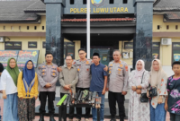 Sebanyak 57 pucuk senjata rakitan jenis paporo dan 3 pucuk senapan angin diserahkan langsung oleh Kepala Desa Munte Akbar dan Kepala Desa Karondang Jumhari, bersama Kapolsek Bone-Bone AKP Muhaji
