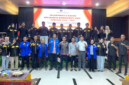 Pengurus HIPERMATA Komisariat Universitas Negeri Makassar (UNM) bersama para tamu undangan dalam kegiatan Pelantikan dan Rapat Kerja Pengurus Periode 2026–2027, sebagai momentum memperkuat solidaritas, melanjutkan khittah perjuangan, dan merumuskan program kerja untuk menghadirkan kontribusi nyata bagi Butta Panrannuangku.