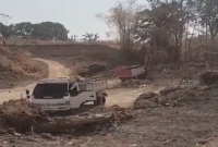 Aktivitas tambang di Desa Panaikang, Kecamatan Pattallassang, Kabupaten Gowa
