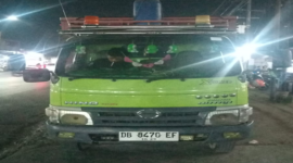 Sebuah mobil Hino warna hijau dengan nomor polisi DB 8470 EF dilaporkan tidak diketahui keberadaannya setelah dibawa oleh seorang pria yang hingga kini masih dalam penyelidikan.